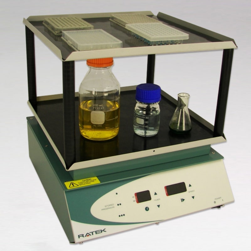 Ratek DTT5 Dual Tier Tray used on an OM6 Orbital Mixer, with flasks, bottles and PCR Plates as example - Top Right Angled Front View