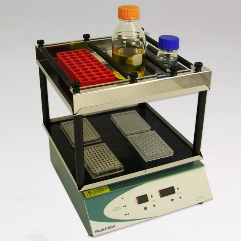 Ratek DTT5 Dual Tier Tray used on an OM6 Orbital Mixer, with flasks, bottles and PCR Plates housed on an RR5 Universal Rack - Top Right Angled Front View